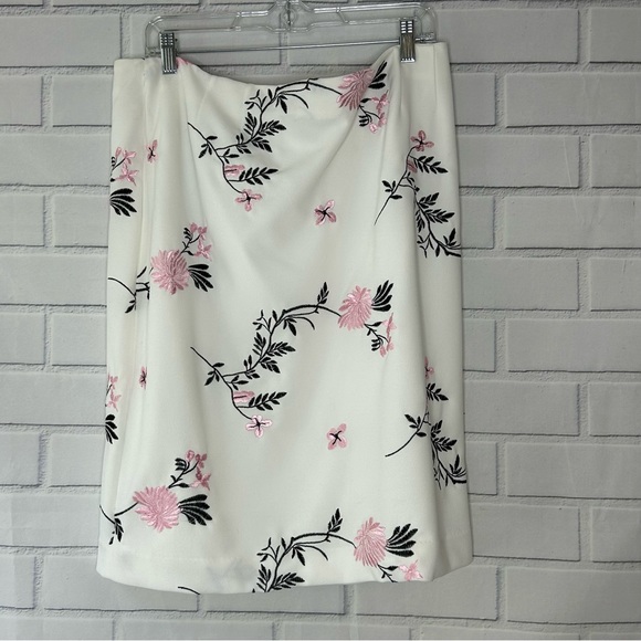 Kasper Women's Embroidered Floral Skirt size 16 - Picture 2 of 10